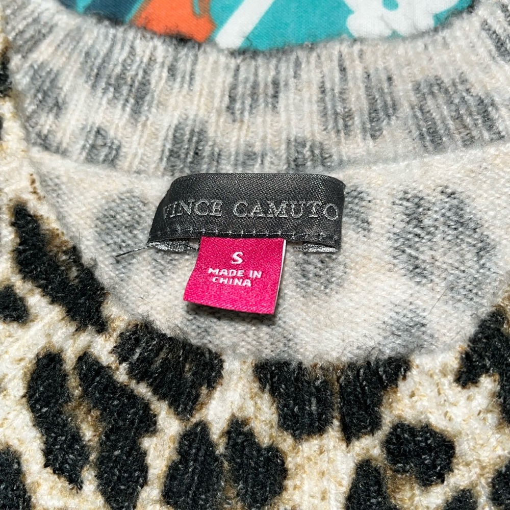 Vince Camuto size small. Flawless. Animal print.